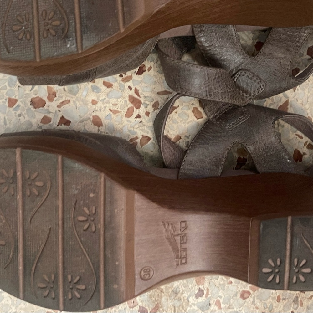 Sale!!! Dansko Brown Leather Buckle Sandals - Picture 4 of 4